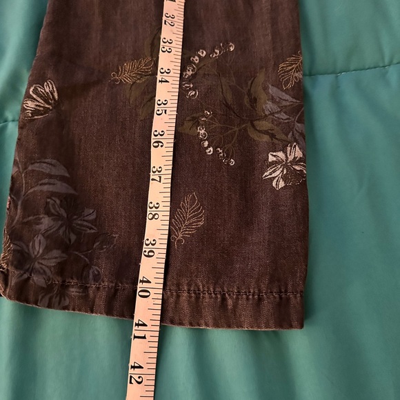 Floral Linen Luv Jeans - Picture 8 of 9